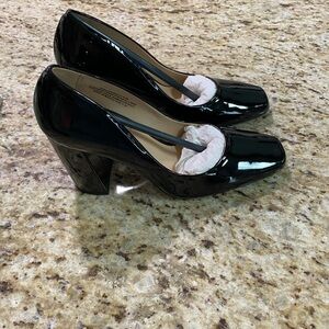 New Steve Madden Minimalist Black Patent Leather Square Block Heels